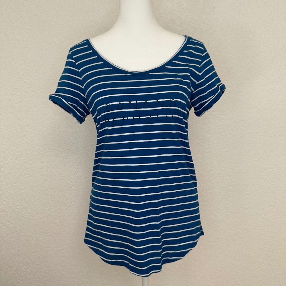 Banana Republic T-Shirt Womens M Blue White Striped Logo Short Sleeve Scoop Neck